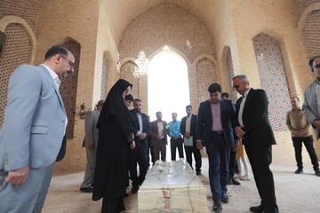 تجدید بیعت با آرمان‌های شهدا با حضور دبیرکل نهاد در گلزار شهدای اردکان