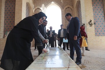 تجدید بیعت با آرمان‌های شهدا با حضور دبیرکل نهاد در گلزار شهدای اردکان