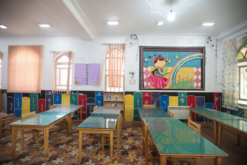 بازدید از کتابخانه روح‌الله