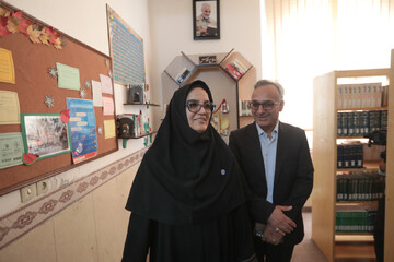 بازدید از کتابخانه شفق