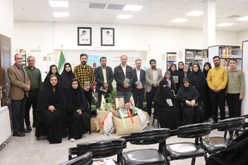 آیین رونمایی از کتاب «تکیه‌گاهت منم»، به همت اداره کل کتابخانه‌های عمومی استان