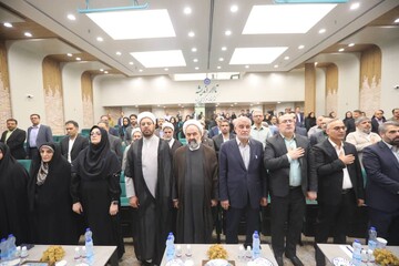 بازدید از کتابخانه مرکزی یزد