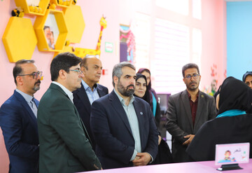 بازدید از کتابخانه مرکزی یزد