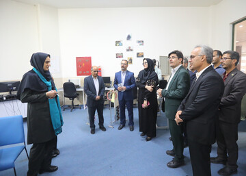 بازدید از کتابخانه مرکزی یزد
