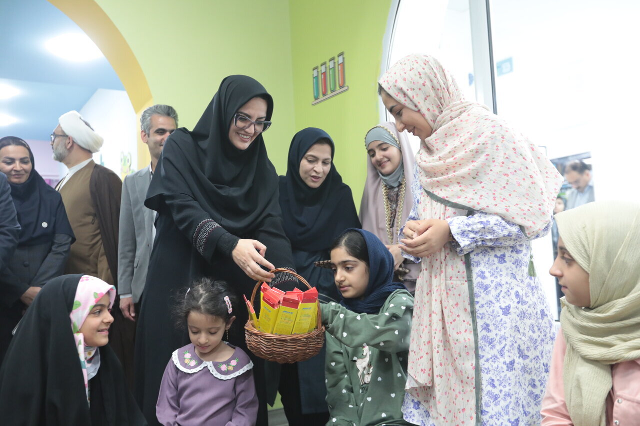 از راهاندازی شصتوهفتمین کتابخانه سیار کشور تا تجدید بیعت با آرمانهای شهدا/ افتتاح، بازگشایی و بازدید از ۹ کتابخانه عمومی