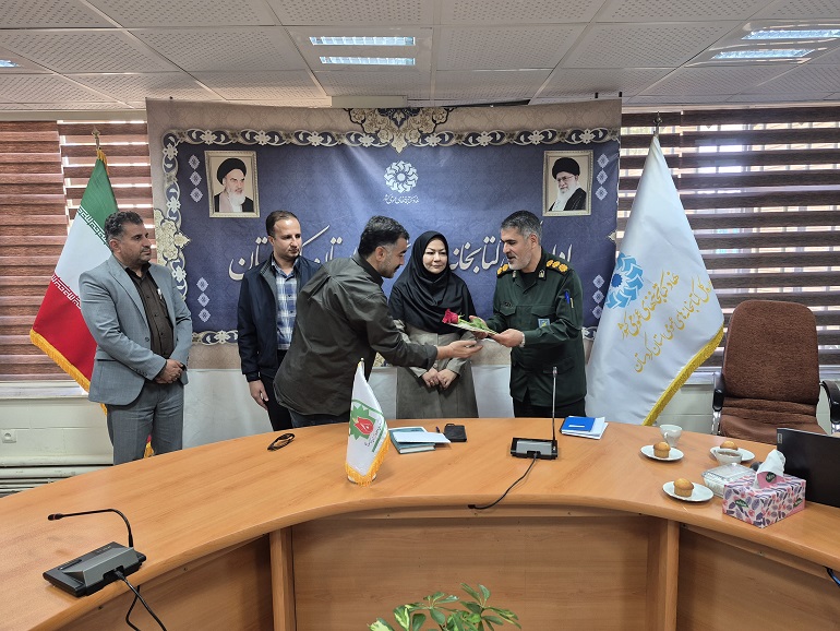 نشست کتابخوان با محوریت دفاع مقدس در ادارهکل کتابخانههای عمومی کردستان برگزار شد