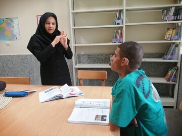 کتابداران فعال در بخش ناشنوایان کتابخانه های عمومی