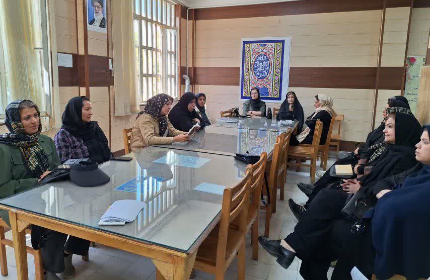 گرامیداشت هفته دفاع مقدس در کتابخانههای عمومی استان مرکزی