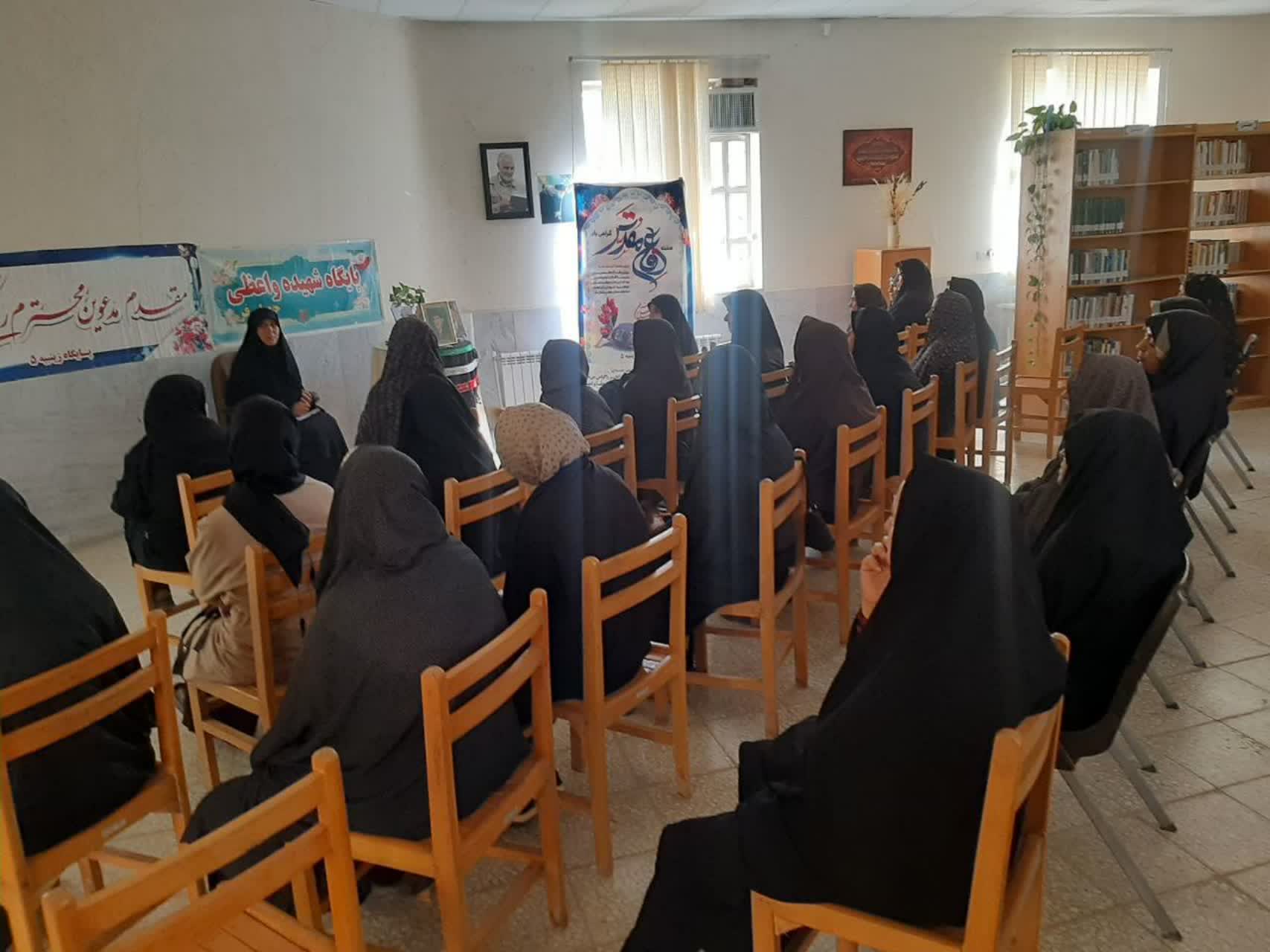 گرامیداشت هفته دفاع مقدس در کتابخانههای عمومی استان مرکزی