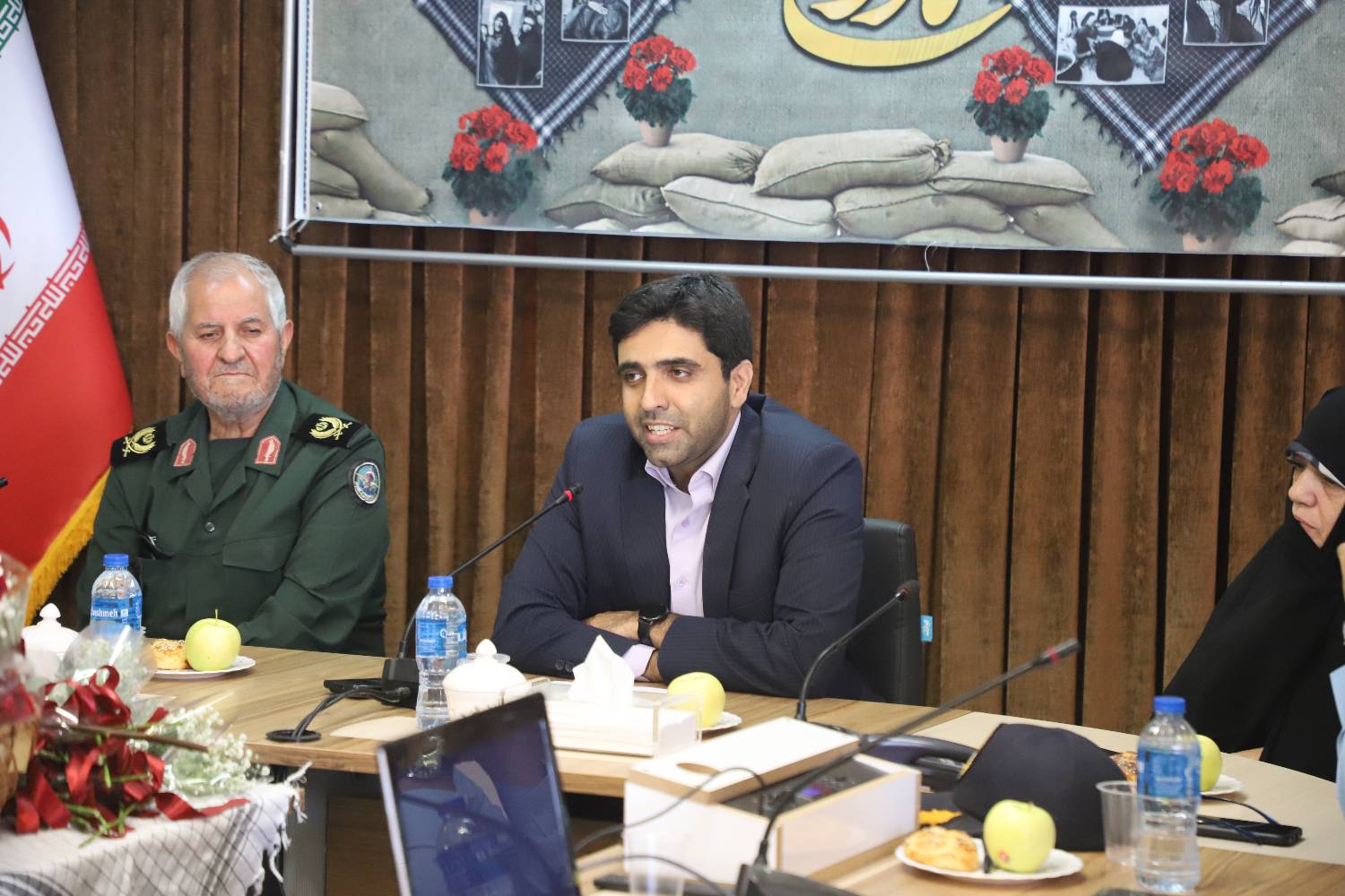 «مادران زینبی» در کتابخانه‌های عمومی همدان، یاد شهدا را زنده کردند