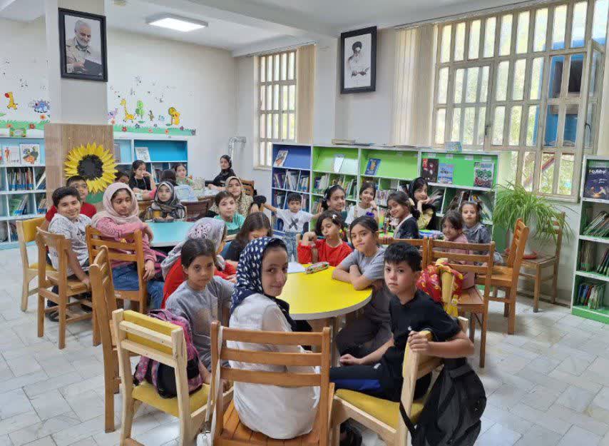 گرامیداشت هفته دفاع مقدس در کتابخانههای عمومی استان مرکزی