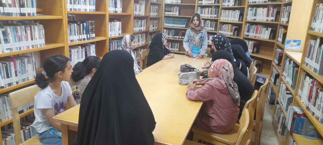 کتابداران استان مرکزی روایتگر ایثار و حماسه شدند