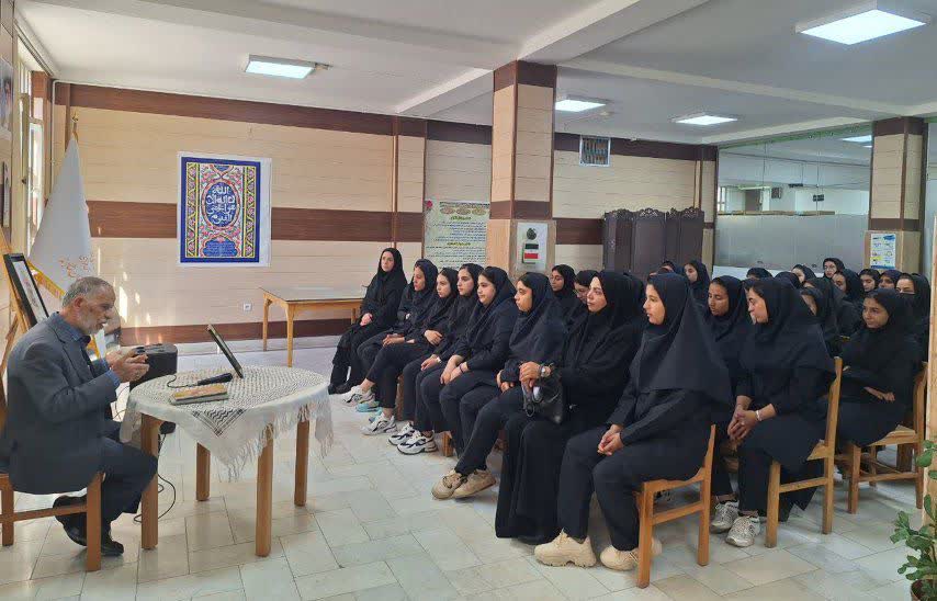 کتابداران استان مرکزی روایتگر ایثار و حماسه شدند