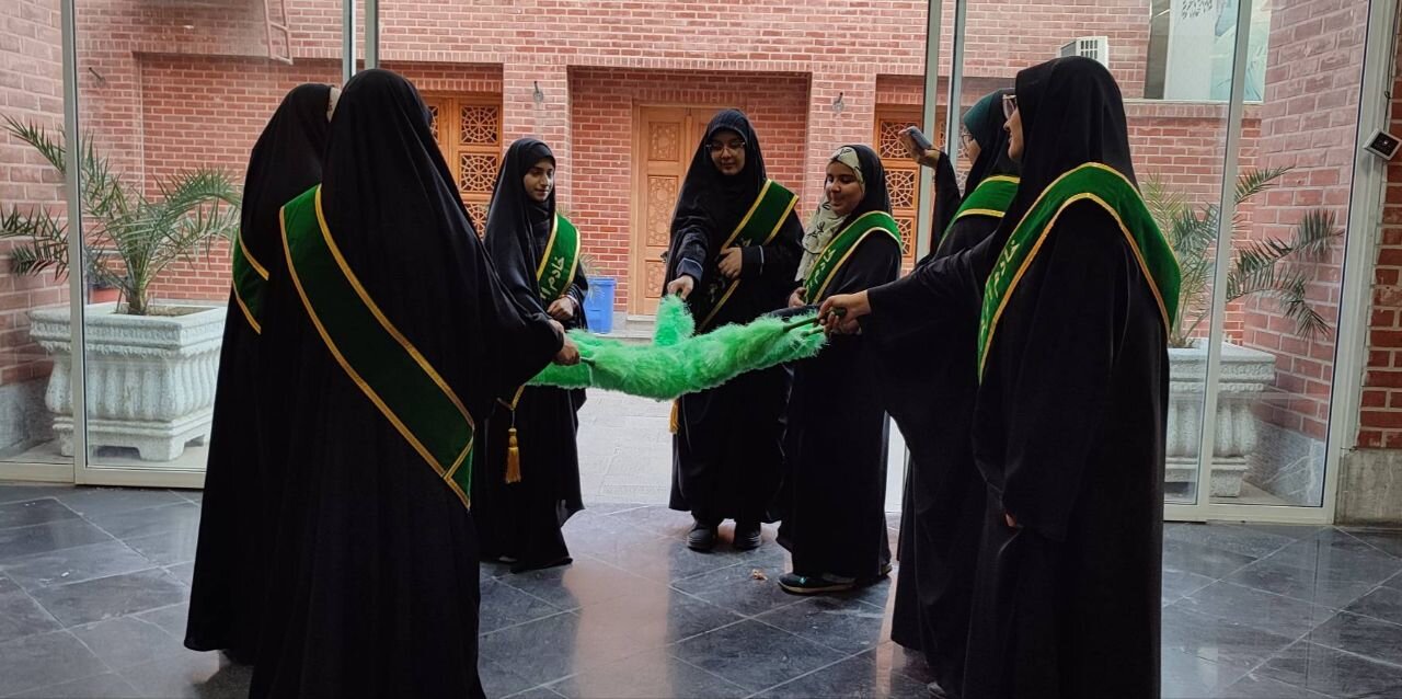 نمایشگاه موضوعی کتاب در حاشیه رویداد «بانوی مبارز» برپا شد