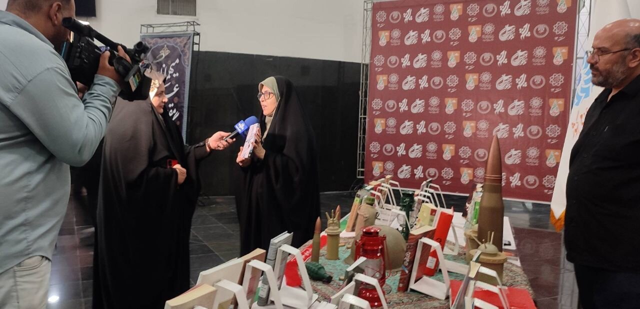 نمایشگاه موضوعی کتاب در حاشیه رویداد «بانوی مبارز» برپا شد