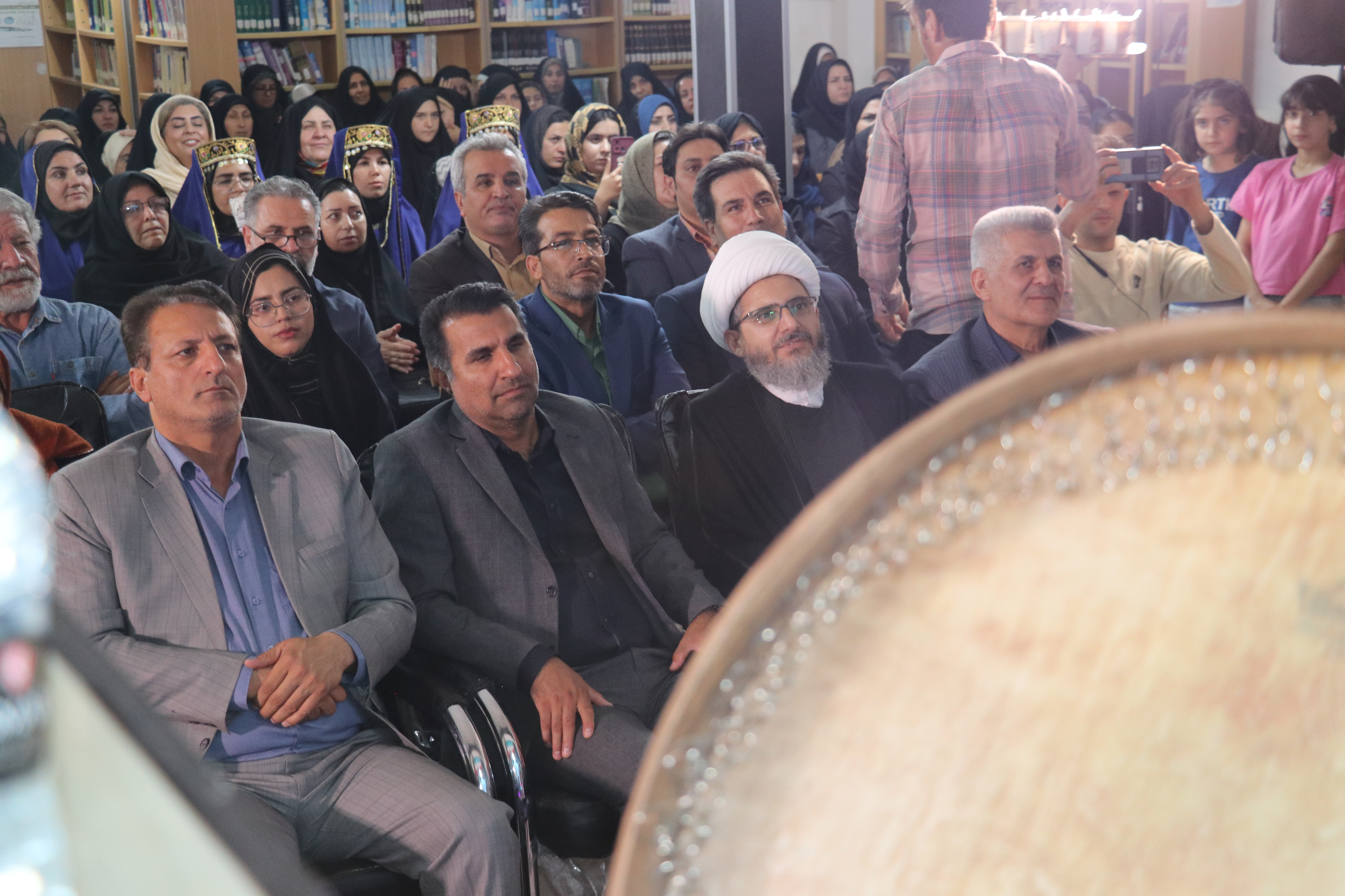 دوازدهمین دوره «شب شعر دفاع مقدس» در جوین برگزار شد