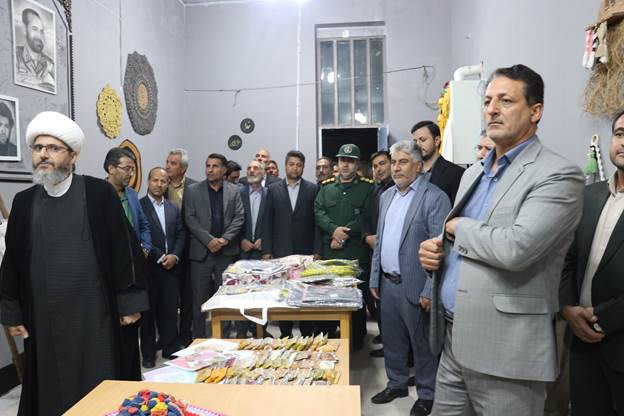 نمایشگاه «ققنوس» افتتاح شد