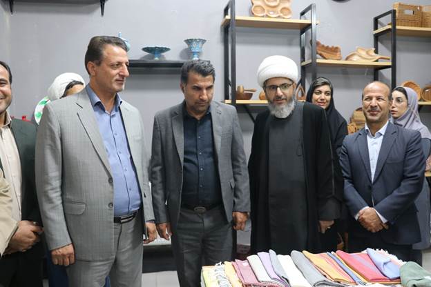 نمایشگاه «ققنوس» افتتاح شد