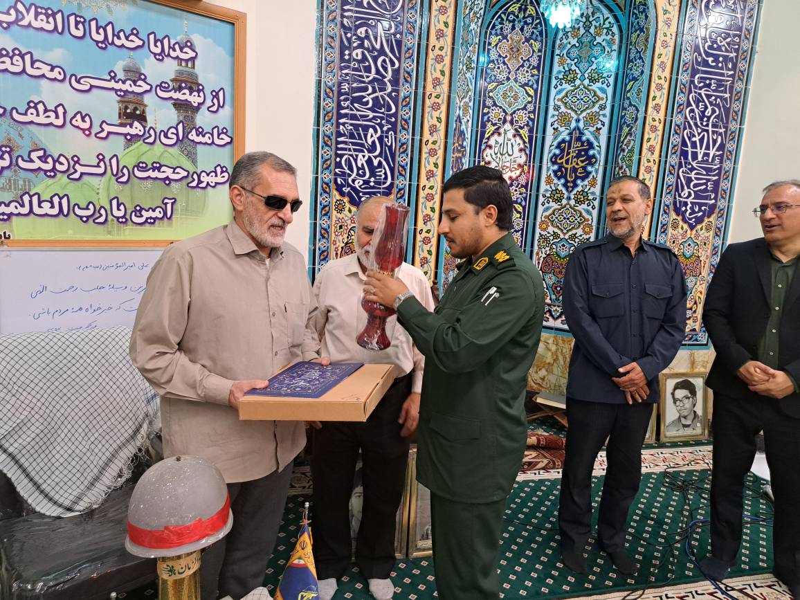 کتاب «خاطرات یک زندگی» در مشهد رونمایی شد