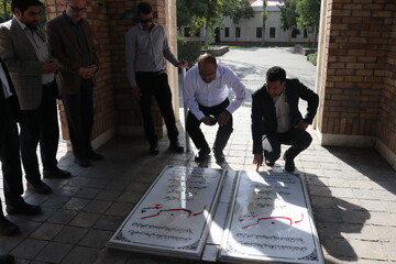 برگزاری آئین گل افشانی و غبارروبی مزار شهدای گمنام با حضور سرپرست اداره‌کل کتابخانه‌های عمومی خراسان رضوی