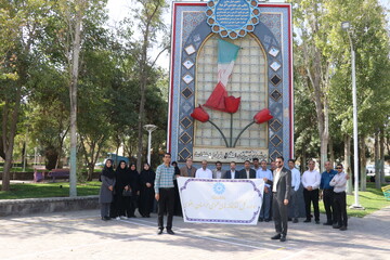 برگزاری آئین گل افشانی و غبارروبی مزار شهدای گمنام با حضور سرپرست اداره‌کل کتابخانه‌های عمومی خراسان رضوی