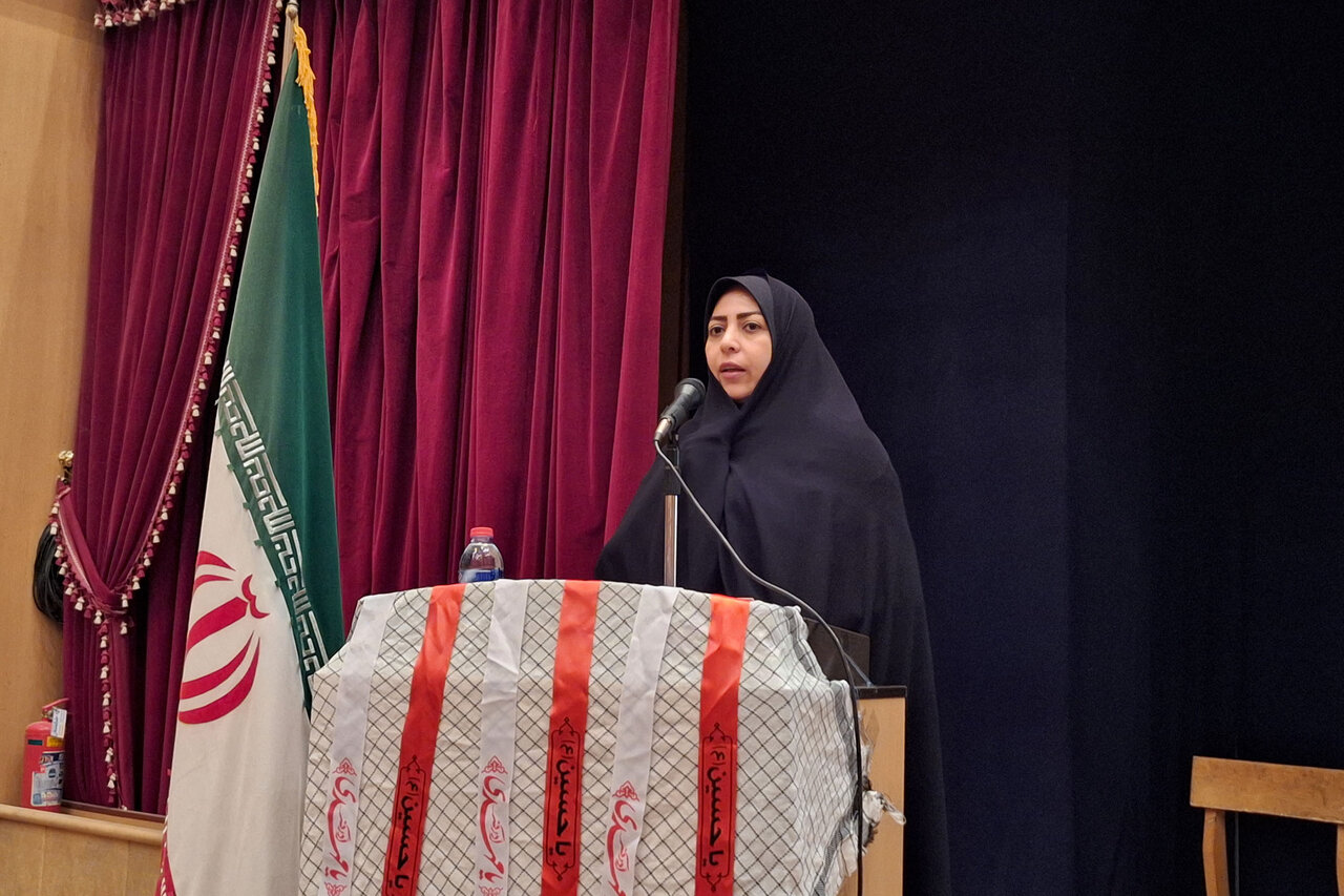 آیین رونمایی از کتاب «انوار ایثار» در آبدانان برگزار شد