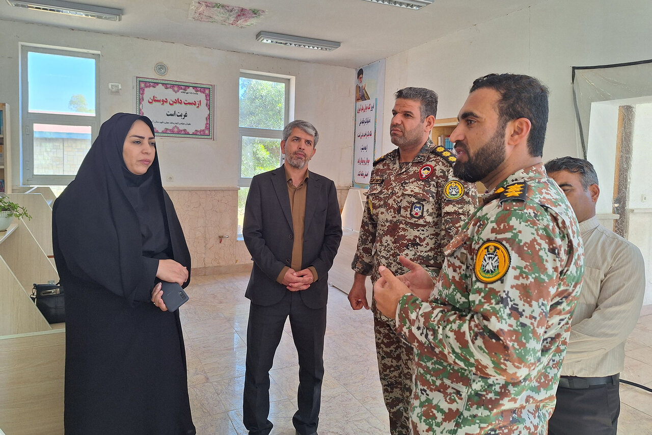 بازدید مدیرکل کتابخانه‌های عمومی استان ایلام از کتابخانه حضرت ولی عصر (ع)