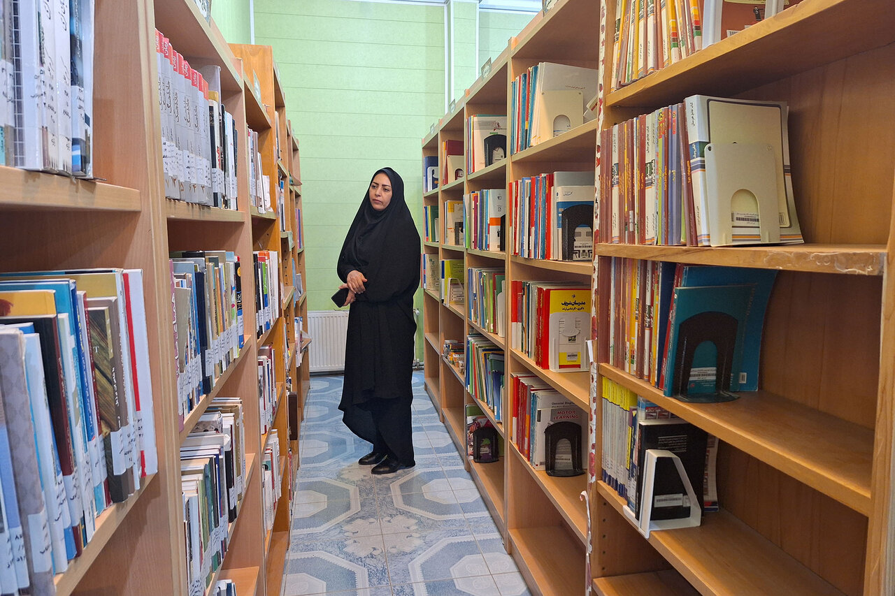 بازدید مدیرکل کتابخانه‌های عمومی استان ایلام از کتابخانه امیرکبیر آبدانان
