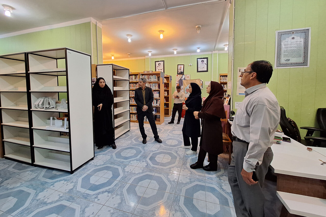 بازدید مدیرکل کتابخانه‌های عمومی استان ایلام از کتابخانه امیرکبیر آبدانان