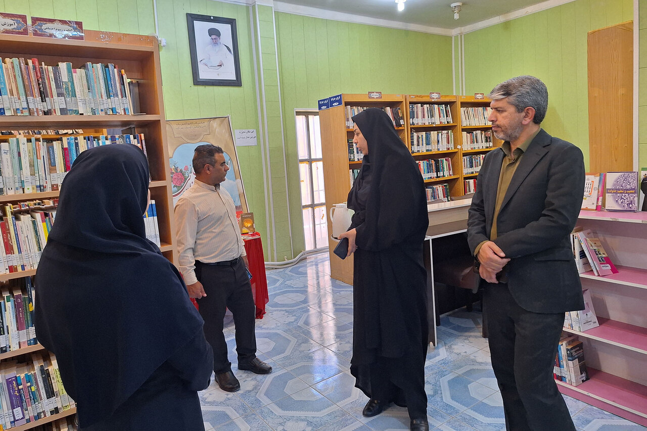 بازدید مدیرکل کتابخانههای عمومی استان ایلام از کتابخانه امیرکبیر آبدانان
