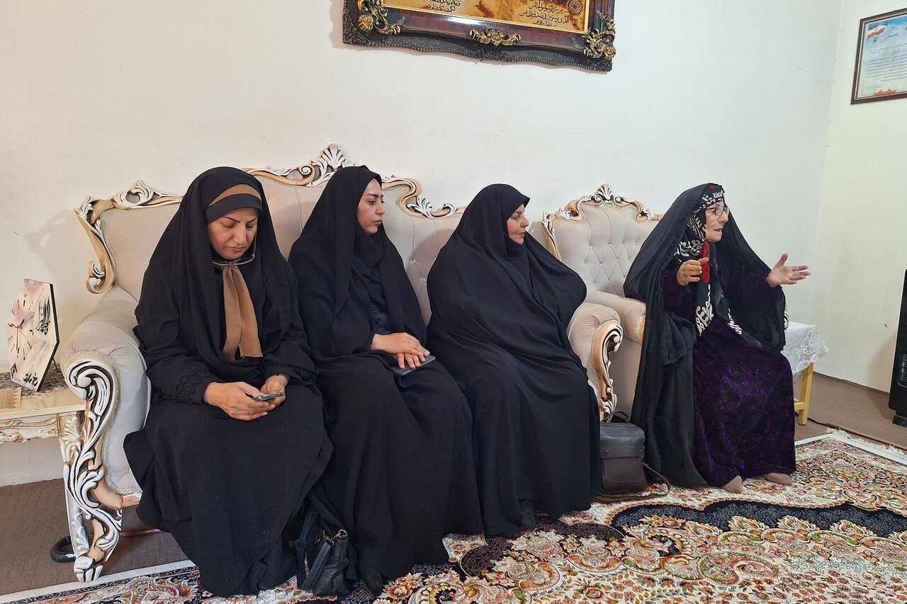 از مادر شهید نورمحمد بابایی تجلیل شد