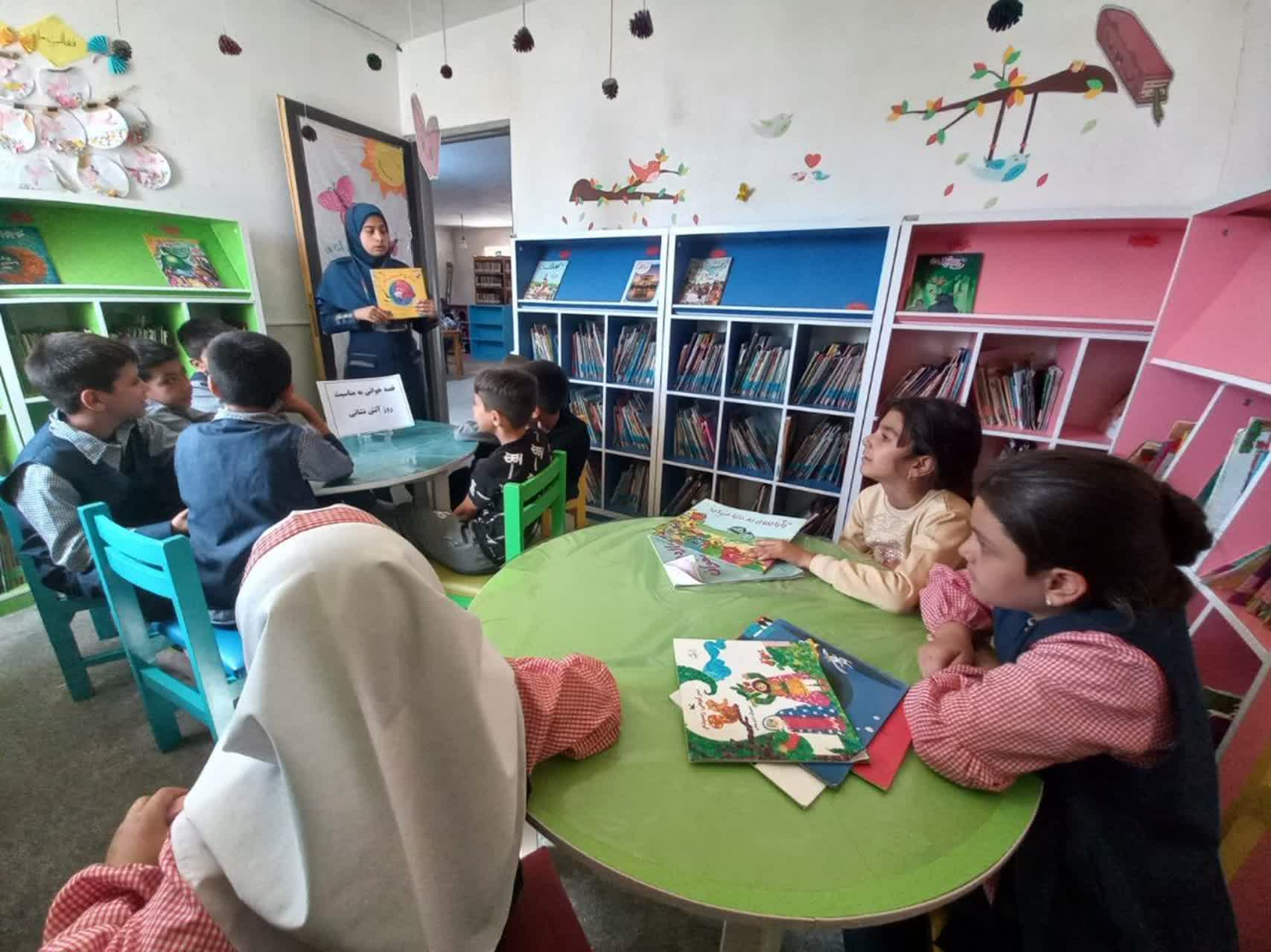 کتابداران استان مرکزی روایتگر ایثار و حماسه شدند