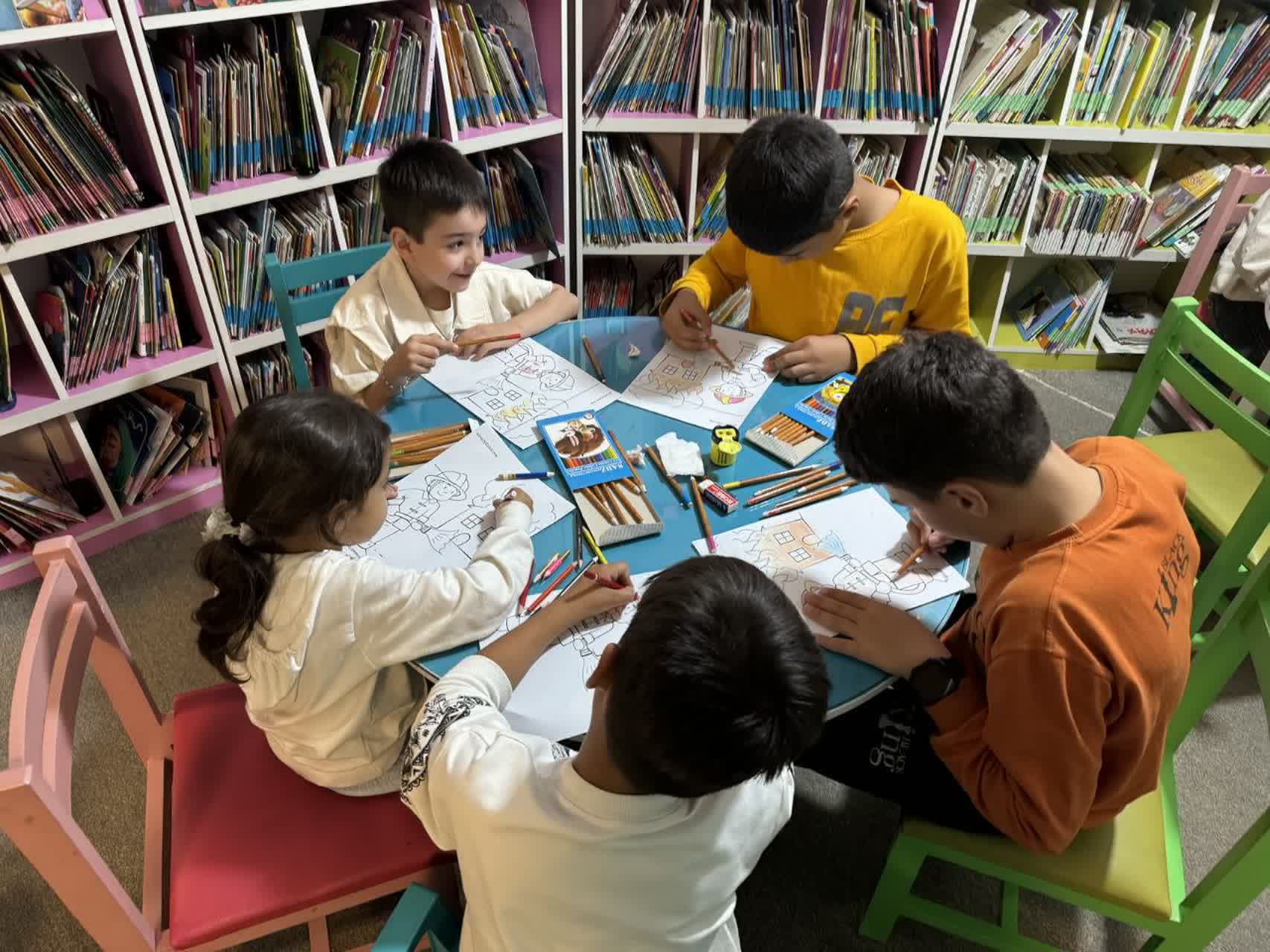 کتابداران استان مرکزی روایتگر ایثار و حماسه شدند