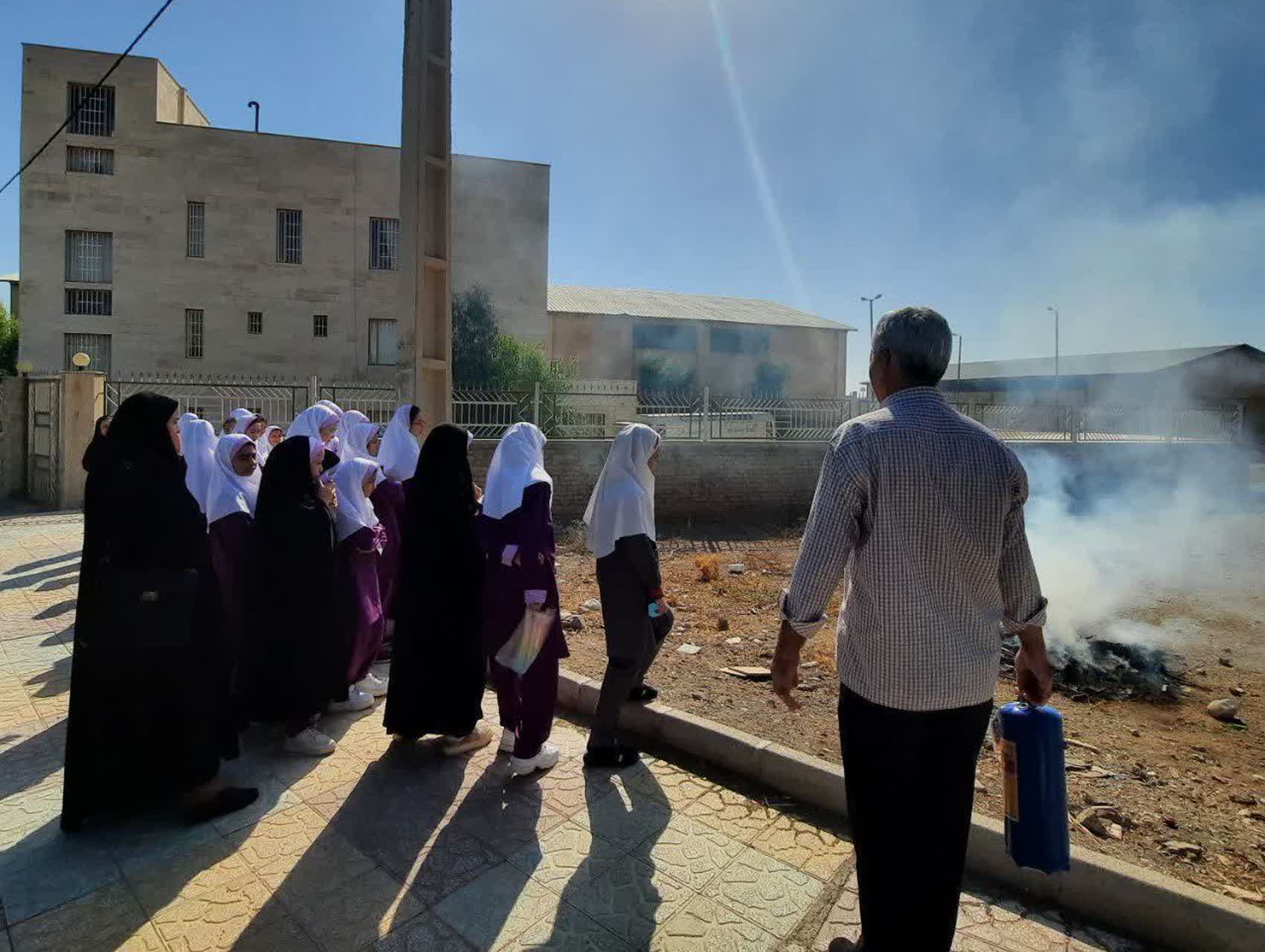 کتابداران استان مرکزی روایتگر ایثار و حماسه شدند