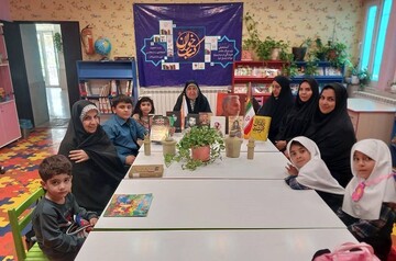 نشستهای متنوع کتاب محور با هدف گرامیداشت هفته دفاع مقدس در کتابخانه های استان تهران