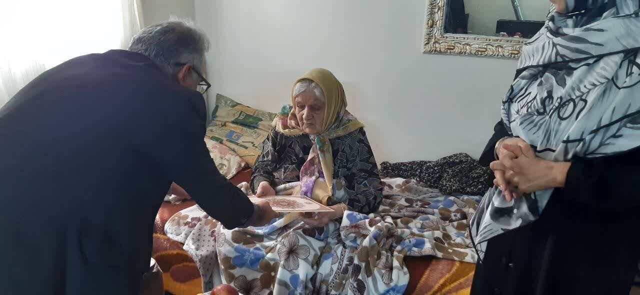 دیدار با خانواده شهدا تا نشست‌های تخصصی نقد و بررسی کتاب در هفته دفاع مقدس