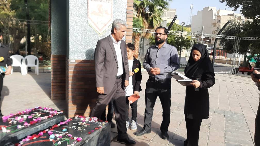 دیدار با خانواده شهدا تا نشست‌های تخصصی نقد و بررسی کتاب در هفته دفاع مقدس