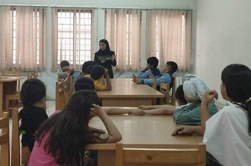 نشستهای کتابمحور با هدف گرامیداشت هفته دفاع مقدس در کتابخانههای استان تهران