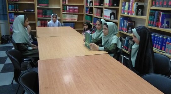 نشست‌های کتاب‌محور با هدف گرامیداشت هفته دفاع مقدس در کتابخانه‌های استان تهران