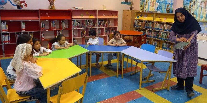 نشست‌های کتاب‌محور با هدف گرامیداشت هفته دفاع مقدس در کتابخانه‌های استان تهران