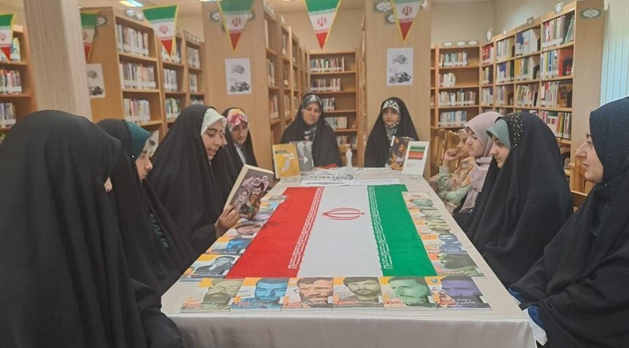 نشستهای کتابمحور با هدف گرامیداشت هفته دفاع مقدس در کتابخانههای استان تهران