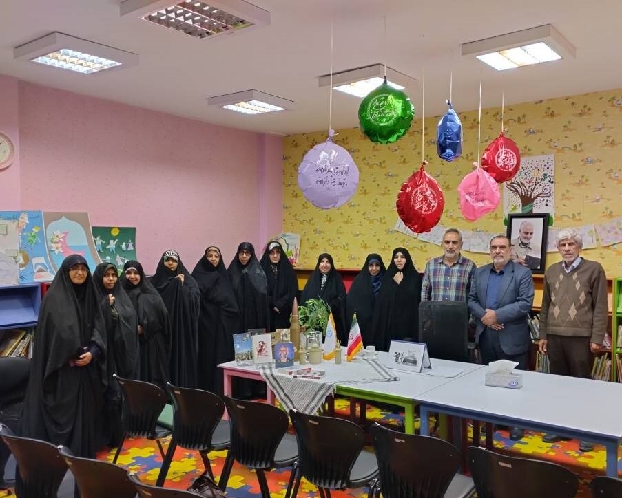 نشستهای کتابمحور با هدف گرامیداشت هفته دفاع مقدس در کتابخانههای استان تهران