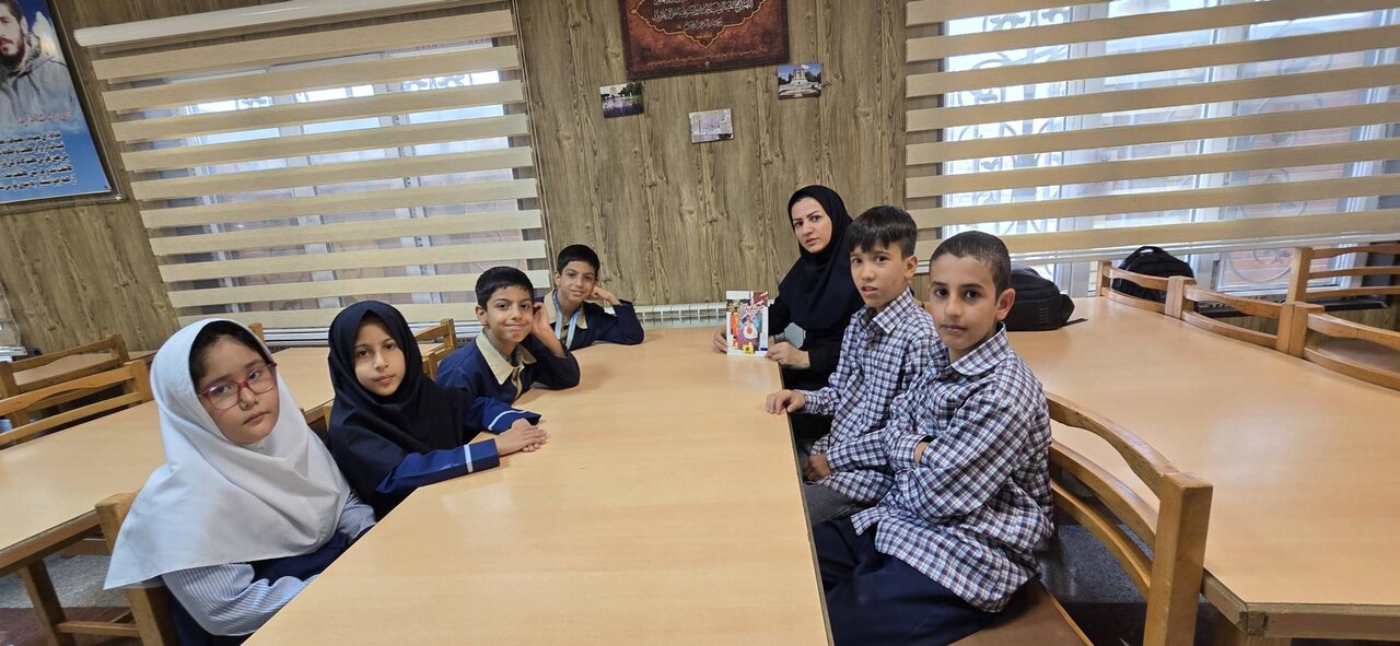 نشستهای کتابمحور با هدف گرامیداشت هفته دفاع مقدس در کتابخانههای استان تهران