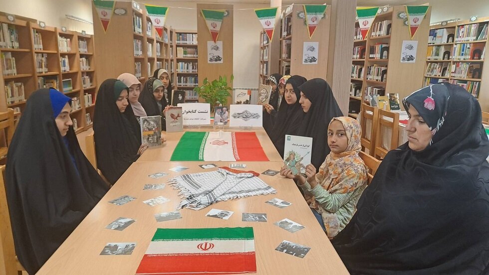 نشستهای کتابمحور با هدف گرامیداشت هفته دفاع مقدس در کتابخانههای استان تهران