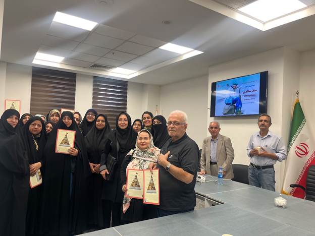 کارگاه «سفر سلامتی؛ برنامه‌ای برای تغذیه و تحرک در سالمندی» در کتابخانه مرکزی امام خمینی(ره) مشهد