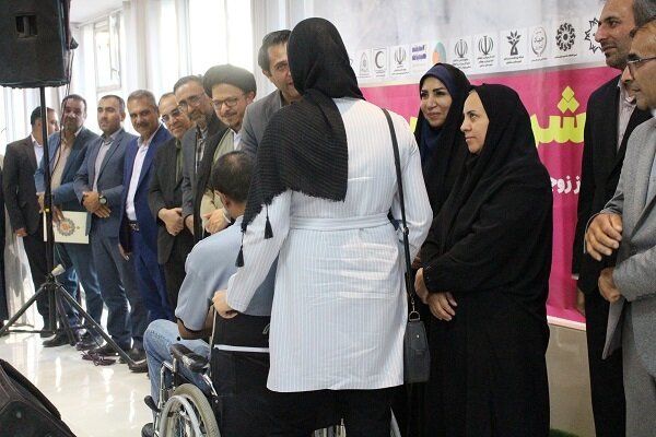 اقتدار فرهنگی، از خانواده‌های اهل کتاب آغاز می‌شود