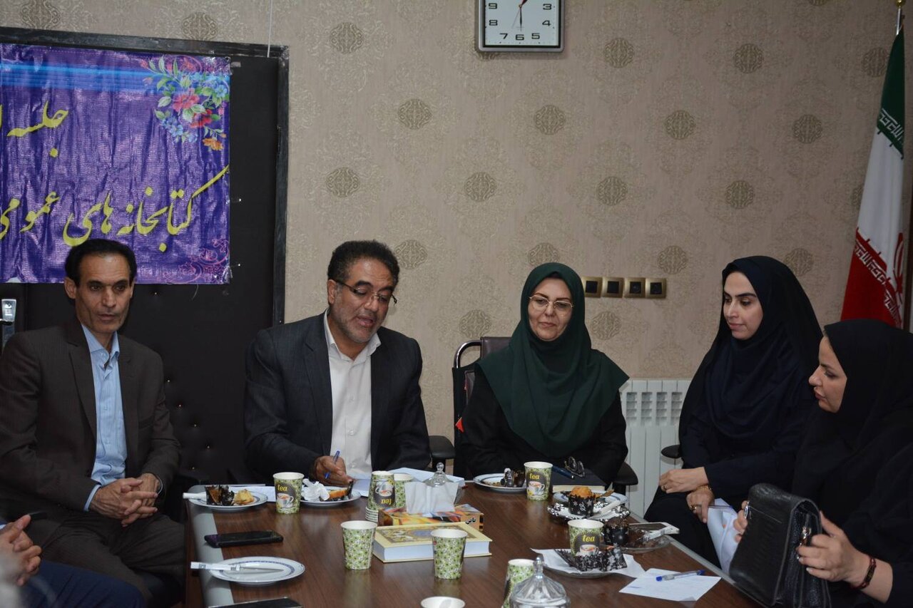 سومین جلسه مشترک انجمن کتابخانه‌های عمومی صحنه و دینور برگزار شد