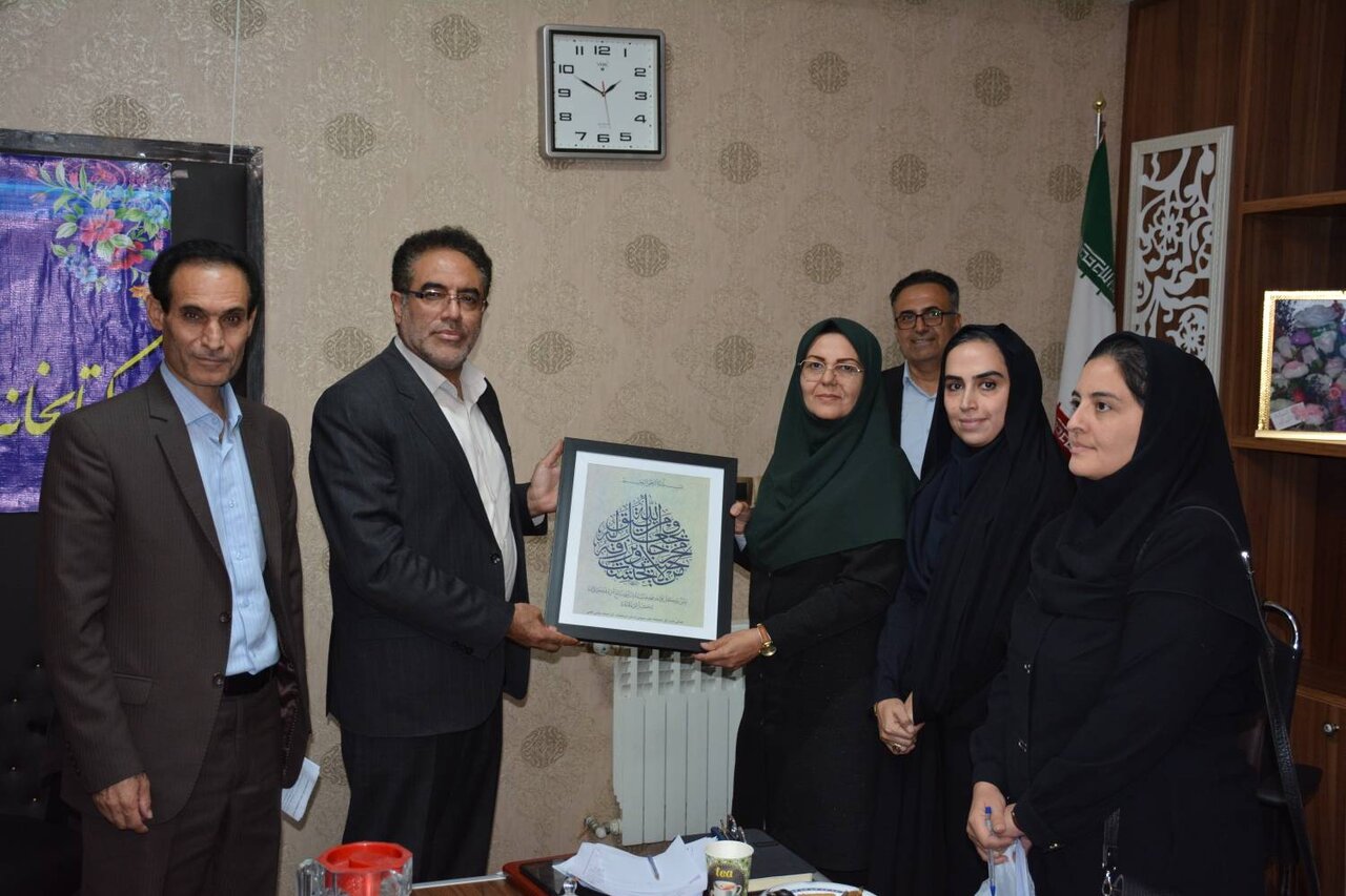 سومین جلسه مشترک انجمن کتابخانههای عمومی صحنه و دینور برگزار شد