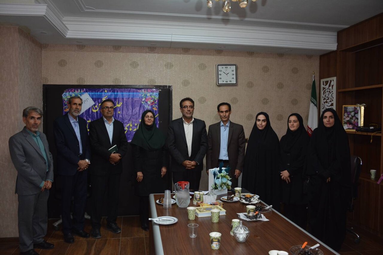 سومین جلسه مشترک انجمن کتابخانه‌های عمومی صحنه و دینور برگزار شد