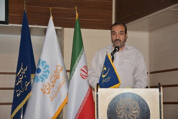 محفل شعر لاله‌های سرخ